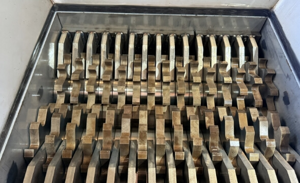 Single Shaft Breaker